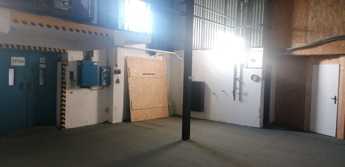 Výrobné priestory 200m2 na prenájom, Nová Baňa — foto 2