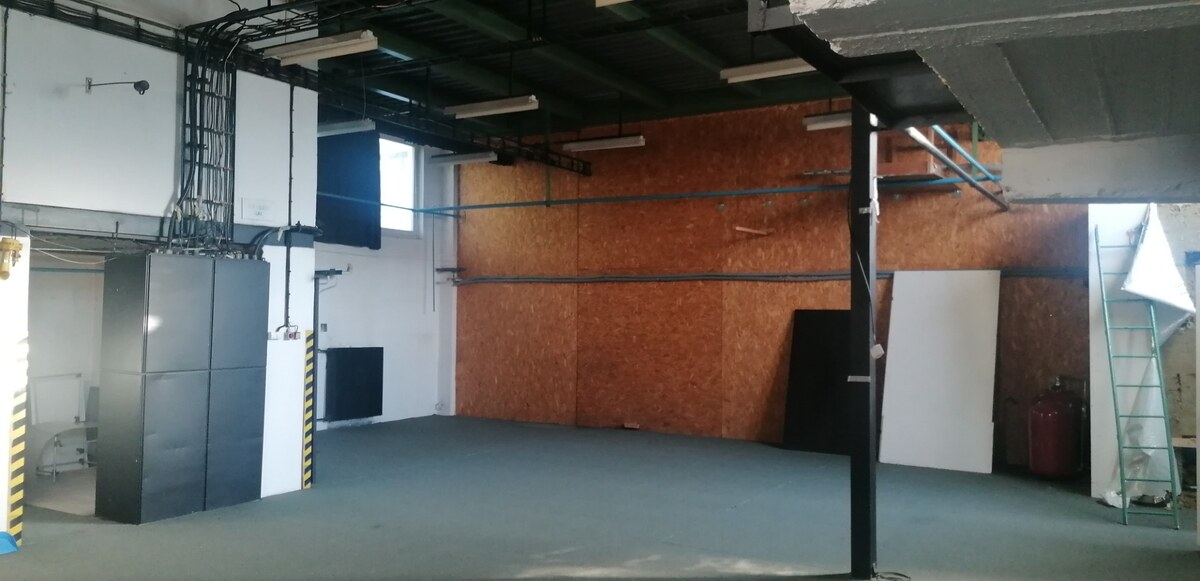 Výrobné priestory 200m2 na prenájom, Nová Baňa — foto 3
