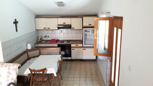 APARTMÁNOVÝ DOM, len 150m od pláže - VIR — foto 9